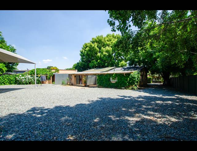 6 BEDROOM FREEHOLD FOR SALE IN HEIDELBERG CENTRAL